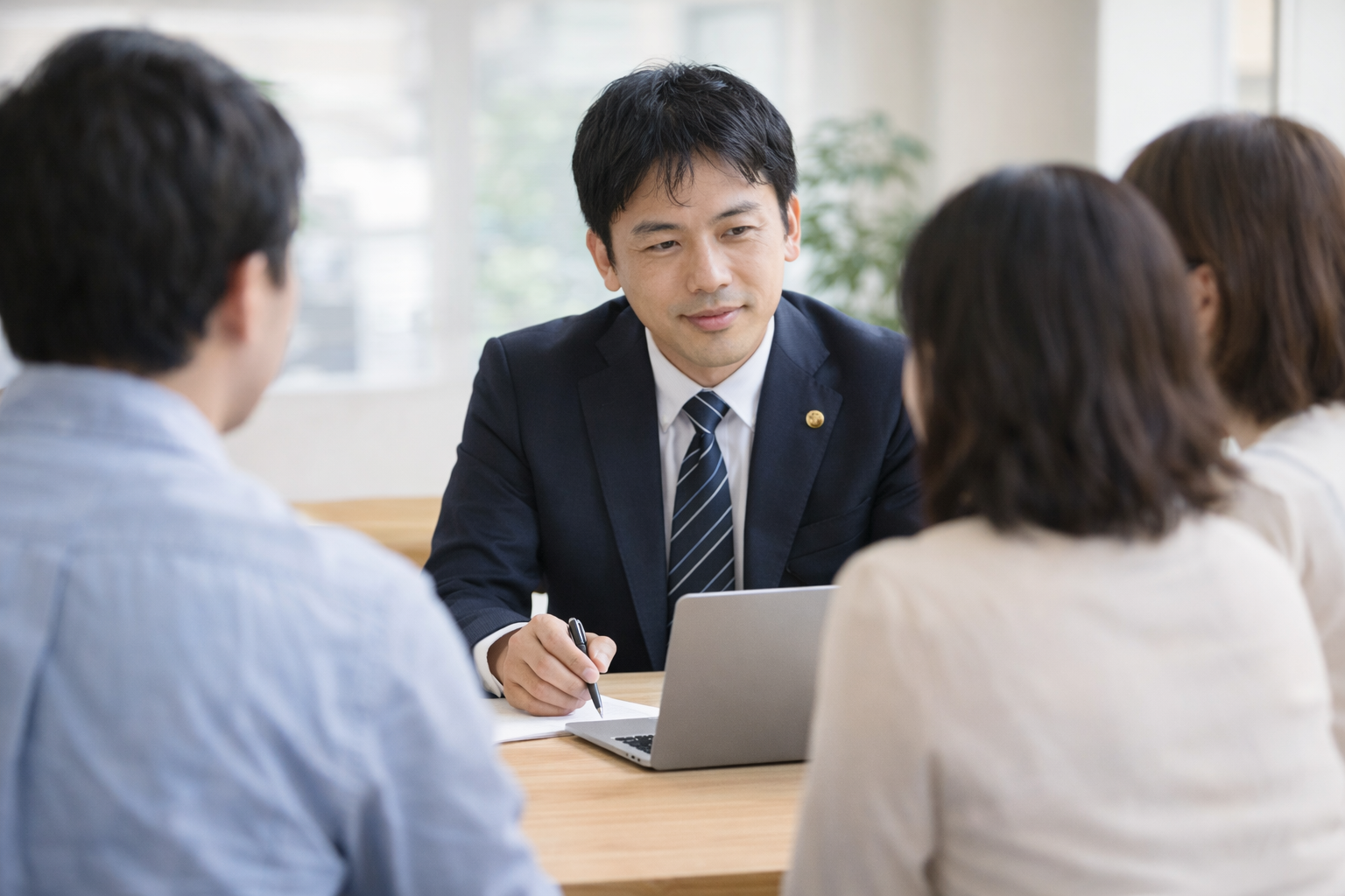 執務風景イメージ